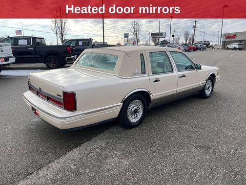 1996 Lincoln Town Car Signature