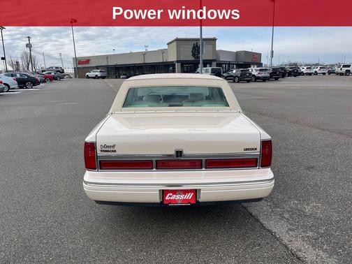1996 Lincoln Town Car Signature