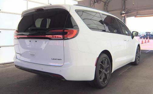 2025 Chrysler Pacifica Limited