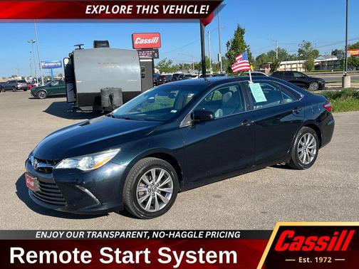 Midnight Black Metallic 2016 Toyota Camry XLE