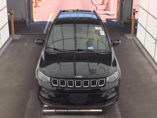 Diamond Black Crystal Pearlcoat 2024 Jeep Compass Latitude