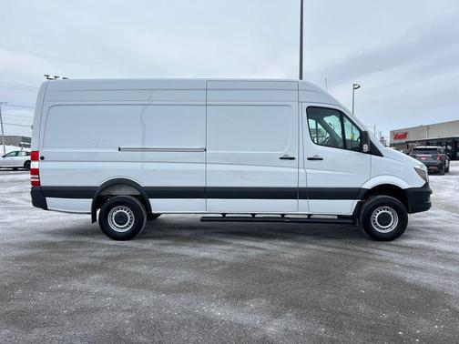 2018 Mercedes-Benz Sprinter 2500 Cargo 170 WB