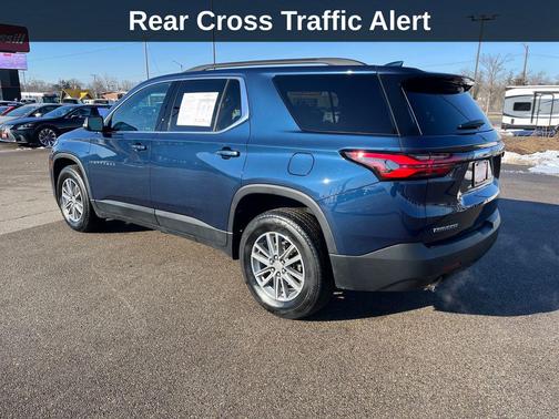 2022 Chevrolet Traverse LT Cloth