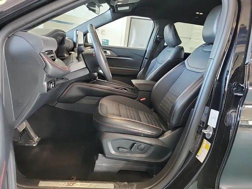 Black Metallic 2025 Ford Explorer ST-Line