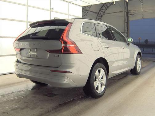 2022 Volvo XC60 Momentum