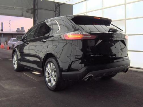 Black Metallic 2022 Ford Edge Titanium
