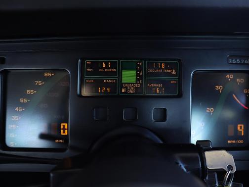 Photo 3 of 25 of 1984 Chevrolet Corvette