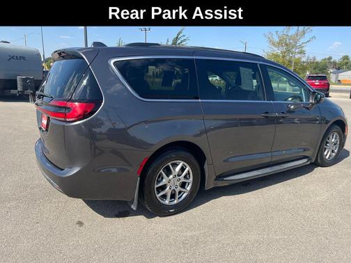 2021 Chrysler Pacifica Touring