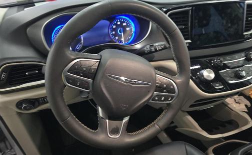 2024 Chrysler Pacifica Touring L