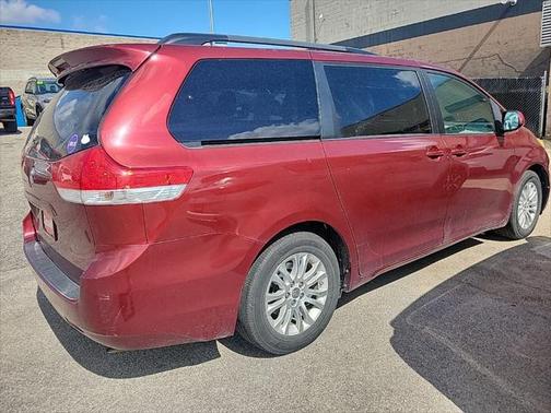 2012 Toyota Sienna XLE