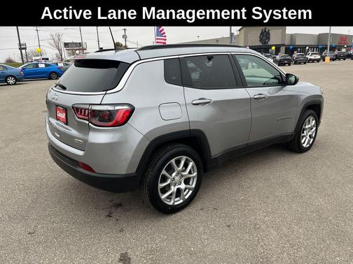 2024 Jeep Compass Latitude Lux