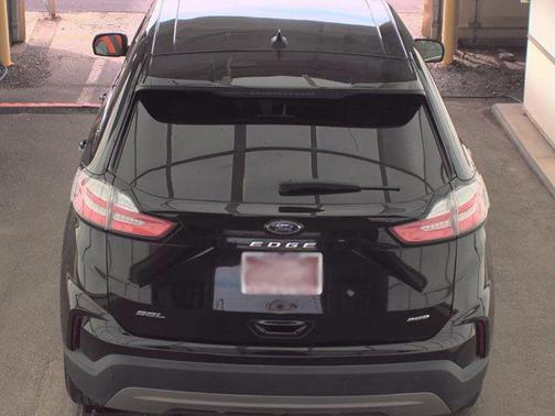 Black Metallic 2022 Ford Edge SEL