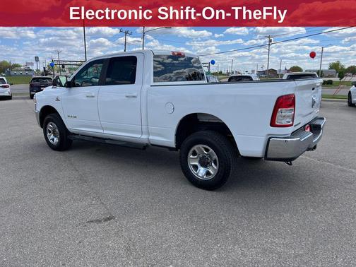 Bright White Clearcoat 2021 RAM 2500 Big Horn Crew Cab 4x4 6'4' Box