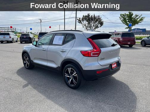 Gray 2023 Volvo XC40 B5 Plus Dark Theme