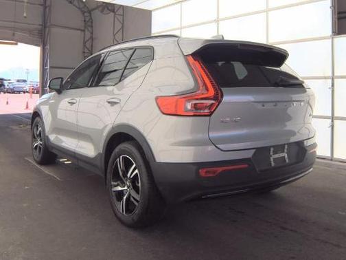 Gray 2023 Volvo XC40 B5 Plus Dark Theme