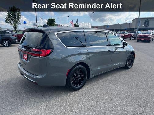 Ceramic Gray Clearcoat 2025 Chrysler Pacifica L