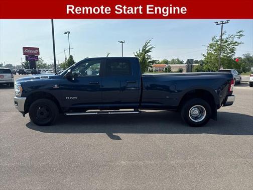 2022 RAM 3500 Big Horn Crew Cab 4x4 8' Box