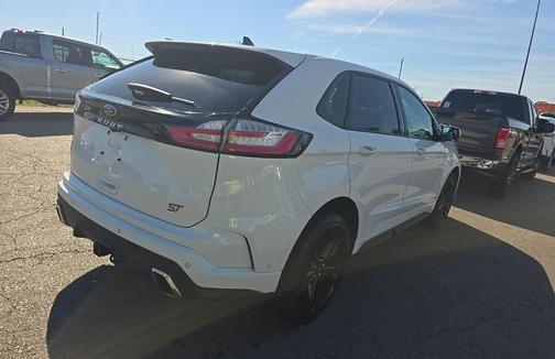 Star White Metallic Tri-Coat 2023 Ford Edge ST