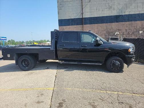2024 RAM 3500 Big Horn Crew Cab 4x4 8' Box
