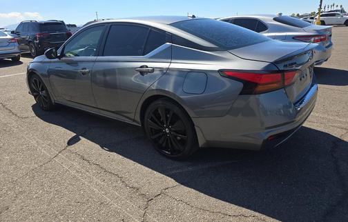 2022 Nissan Altima SR FWD