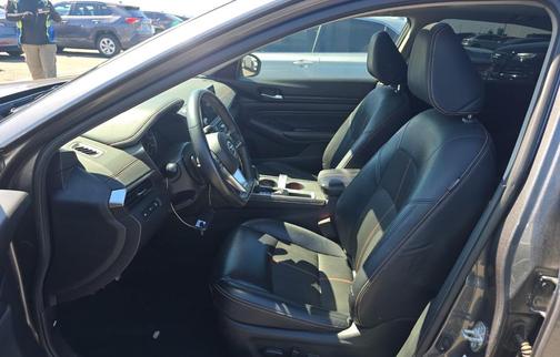 2022 Nissan Altima SR FWD