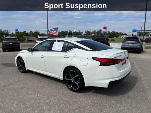 Pearl White Tricoat 2025 Nissan Altima SR FWD