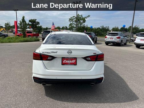 Pearl White Tricoat 2025 Nissan Altima SR FWD