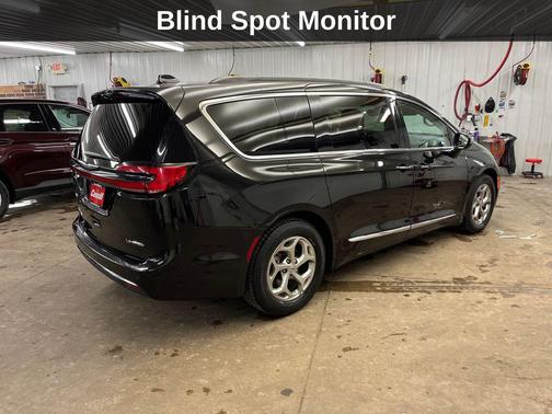 2023 Chrysler Pacifica Limited