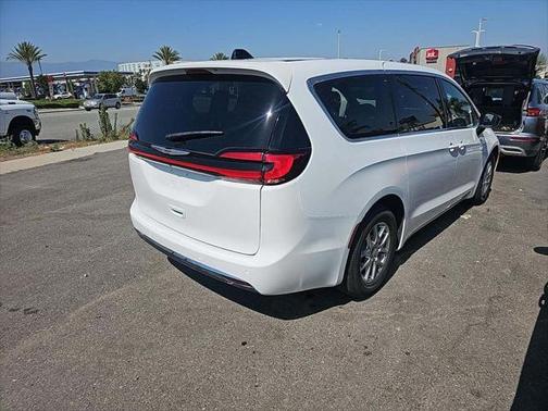 2025 Chrysler Pacifica L