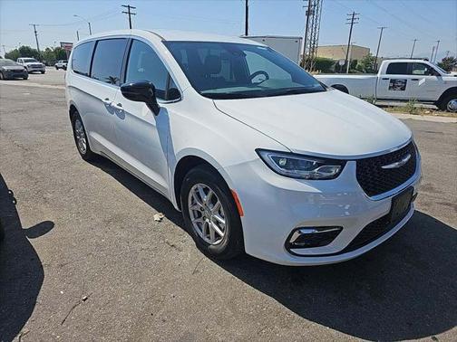 2025 Chrysler Pacifica L