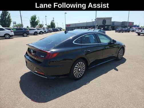 2023 Hyundai SONATA Hybrid SE