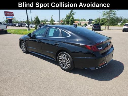 2023 Hyundai SONATA Hybrid SE
