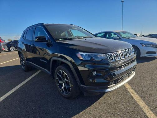Diamond Black Crystal Pearlcoat 2025 Jeep Compass Limited