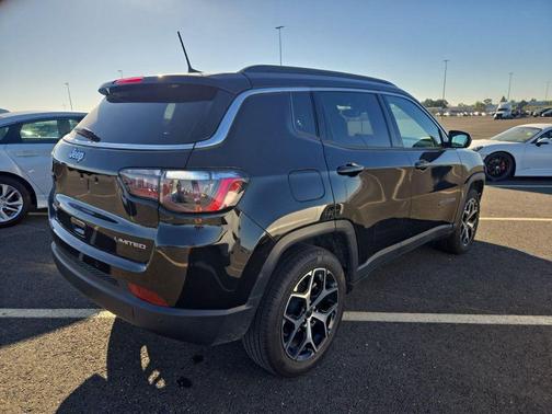 Diamond Black Crystal Pearlcoat 2025 Jeep Compass Limited