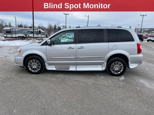 2011 Chrysler Town & Country Limited