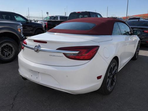 Summit White 2019 Buick Cascada Premium