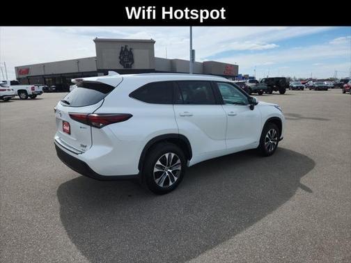 2025 Toyota Highlander Hybrid XLE