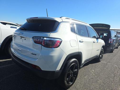 White Clearcoat 2018 Jeep Compass Latitude