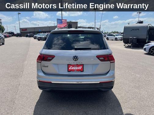 Silver Metallic 2022 Volkswagen Tiguan 2.0T SE
