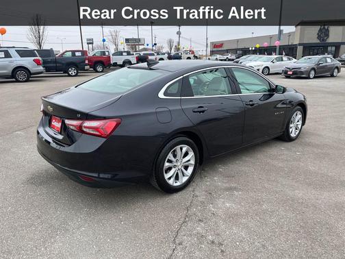 2022 Chevrolet Malibu FWD LT