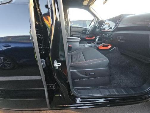 Super Black 2026 Nissan Frontier PRO-4X
