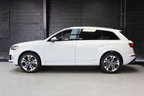 2022 Audi Q7 55 Premium Plus