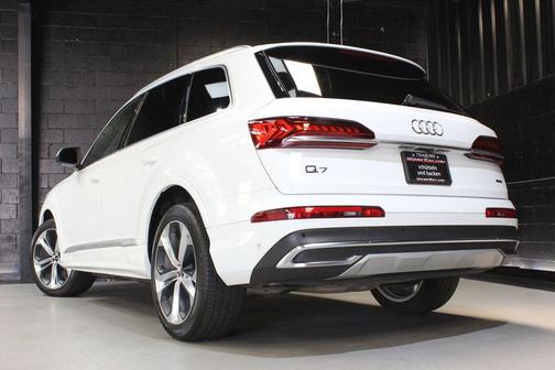 2022 Audi Q7 55 Premium Plus