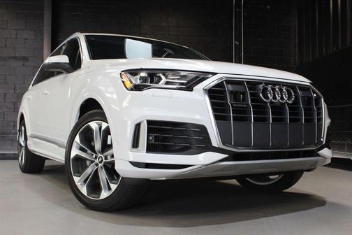 2022 Audi Q7 55 Premium Plus