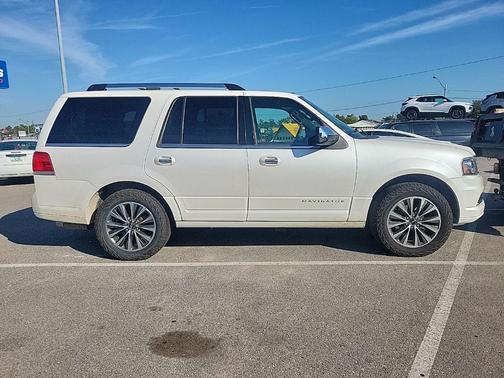 2015 Lincoln Navigator Base