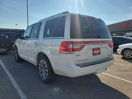 2015 Lincoln Navigator Base