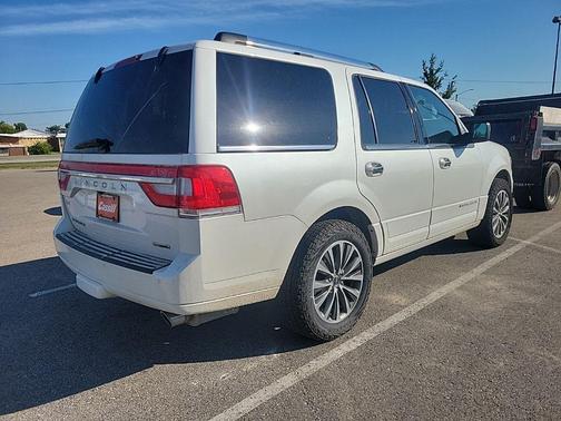 2015 Lincoln Navigator Base