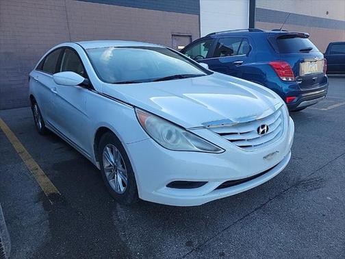 2013 Hyundai SONATA GLS