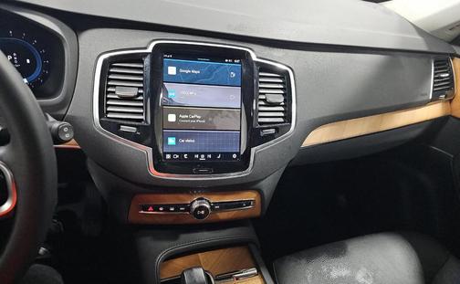 2024 Volvo XC90 B5 Plus Bright Theme