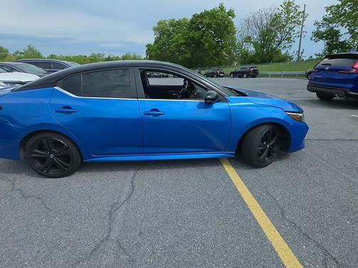 Electric Blue Metallic/Super Black 2023 Nissan Sentra SR